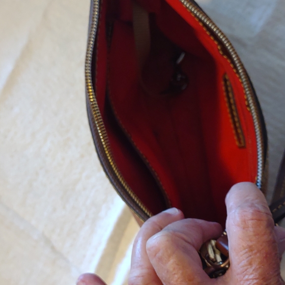 Bags - Picture 7 of 11